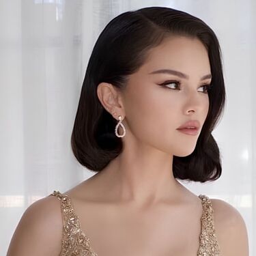 Selena Gomez impacta con lujoso vestido nude en boda de Taylor Swift (Foto: IG)