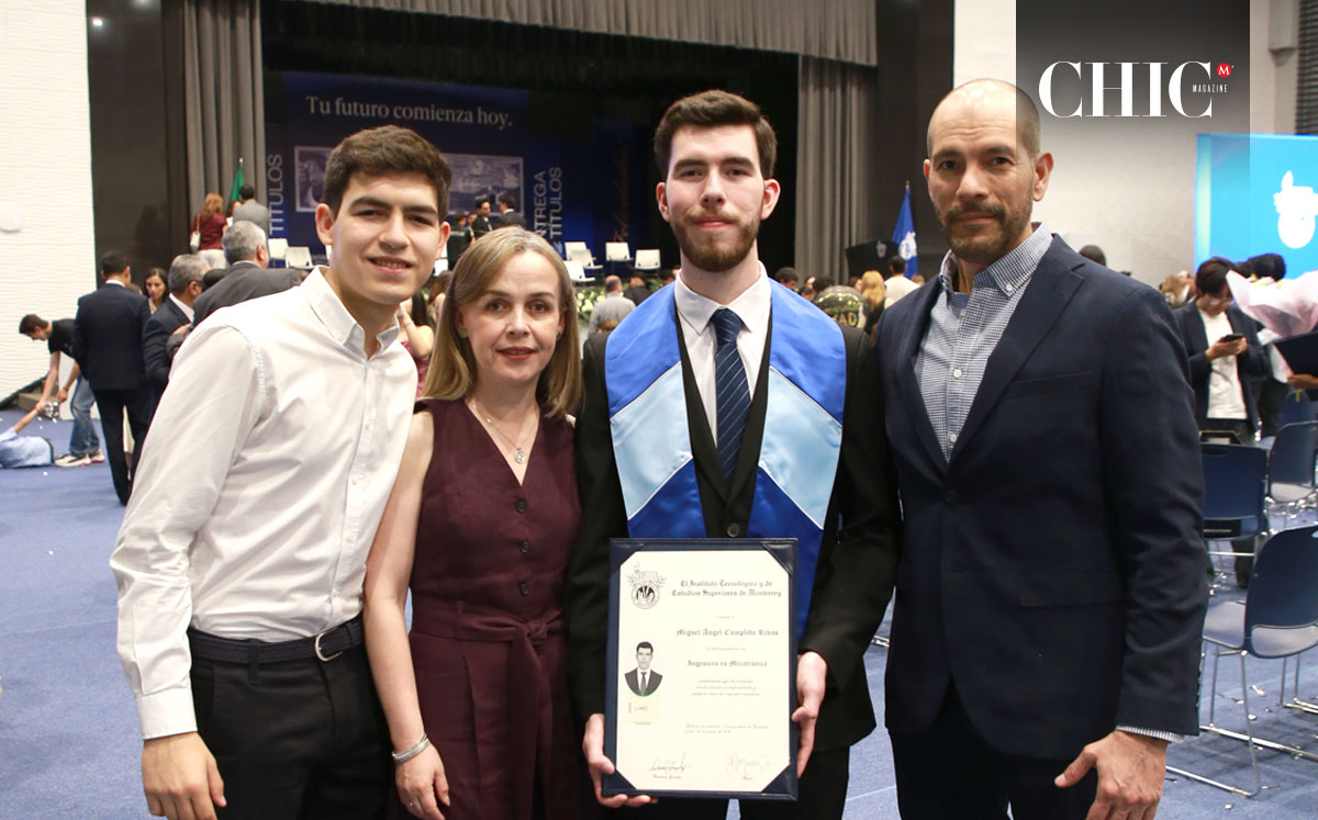 Andrés, Ana Cecilia, Miguel Ángel y Miguel Ángel