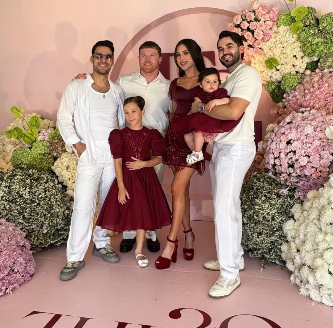 Fernanda Gómez y su familia en su cumpleaños (Foto: Instagram)