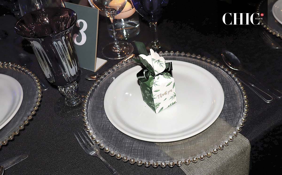 Además los invitados tuvieron en su plato souvenirs