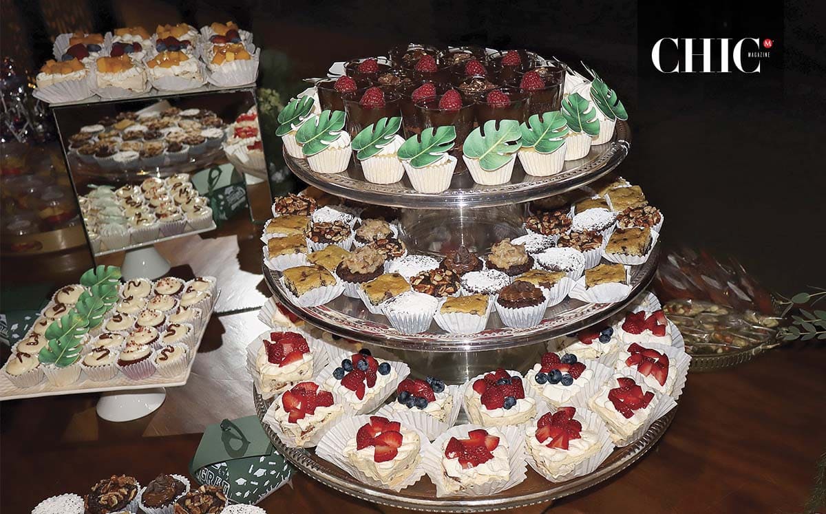 La mesa de postres no podia faltar