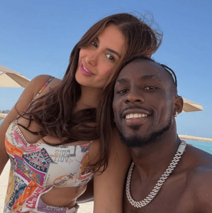 Julián Quiñones junto a su esposa Ana Gabriela (Foto: Instagram)