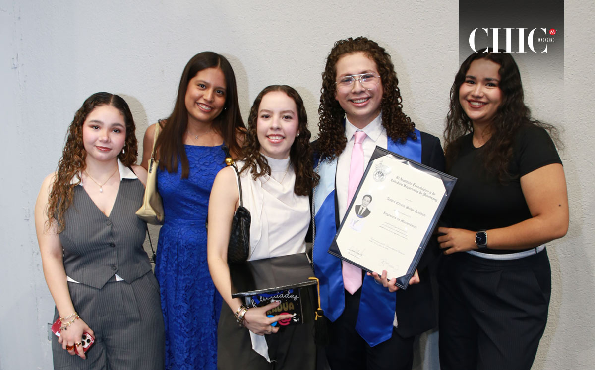 Mariana Aguilar, Andrea Nájera, Marian Ríos, Efraín Silba y Paulina Saldaña