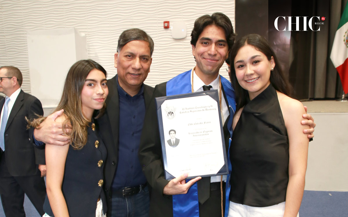 Victoria, Eddy, Eddy Antunez y Carolina Velez