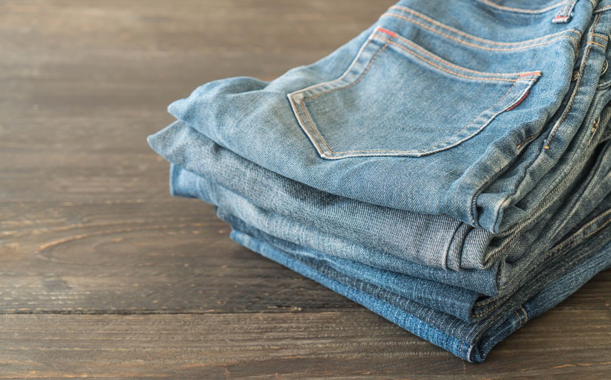 Estas son las marcas de pantalones de mezclilla que recomienda Profeco en 2026 (Foto: Freepik)