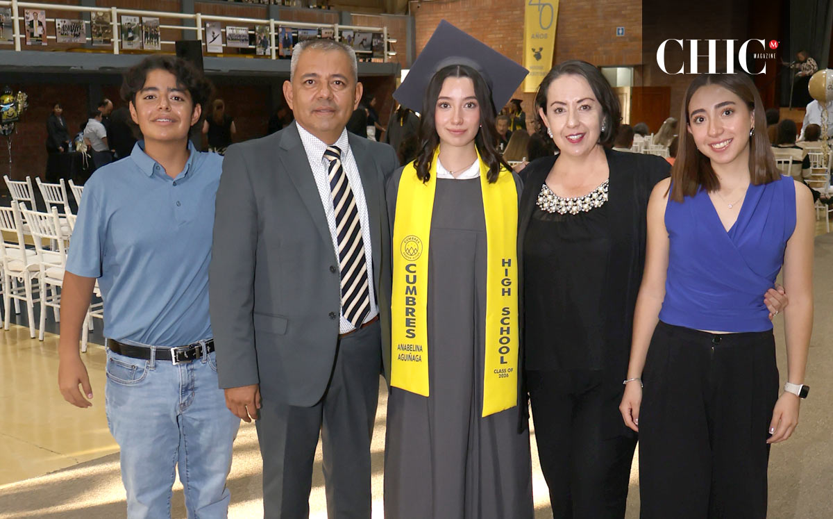 Oswaldo, César, Anabelina, Cristina y Ana Cris