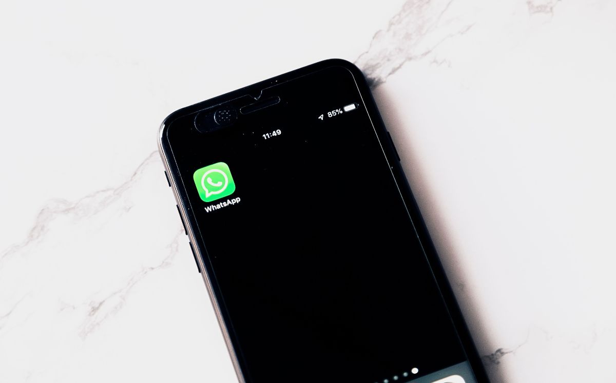 Cómo vaciar la papelera oculta de WhatsApp y liberar espacio en tu celular (Foto: Pexels)