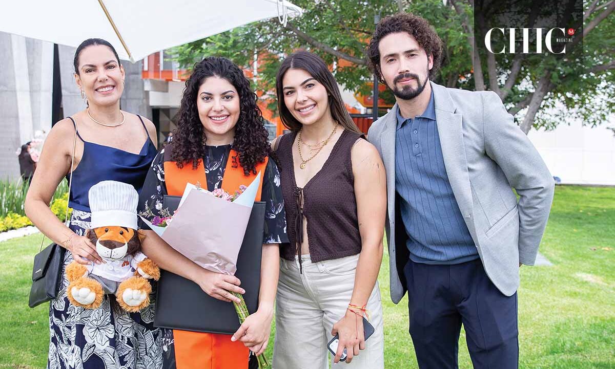 Renata Montero, Rafaela Araujo, Giovana Araujo y Miguel Ángel Montiel
