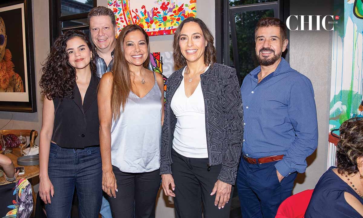 Manolo Ortega, Jessica Lara, Alicia Guzmán, Pilar Martínez y Carlos Seaffer