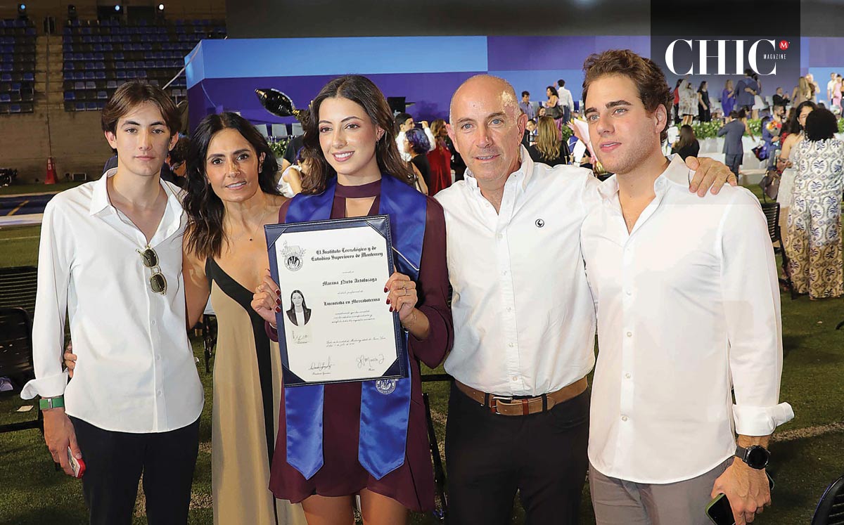 JUAN CARLOS NIETO, CLAUDIA ARTOLOzAGA, MARINA NIETO, JUAN CARLOS NIETO Y TOMÁS ALCALDE