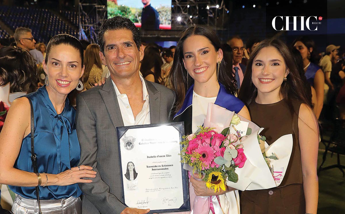 Mónica Díaz, Jorge Ganem, Isabella Ganem y Renata Ganem