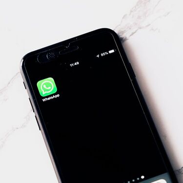 Cómo vaciar la papelera oculta de WhatsApp y liberar espacio en tu celular (Foto: Pexels)