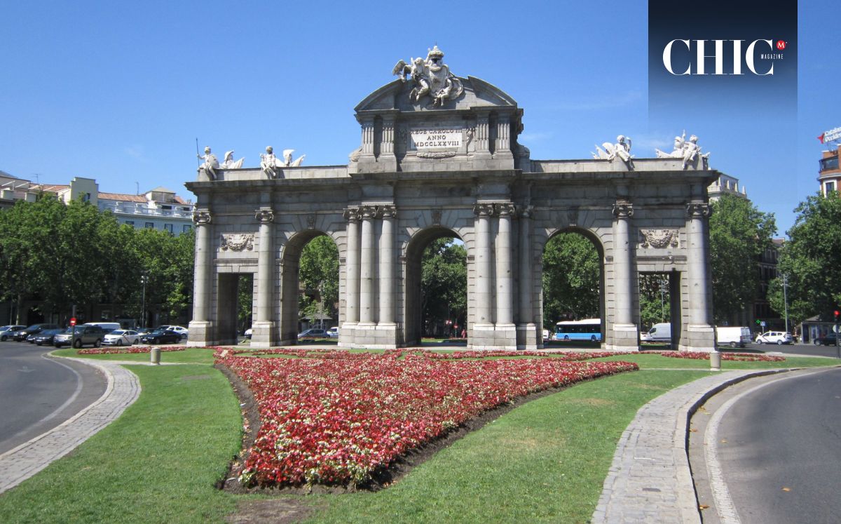Vista del emblemático monumento de la Puerta de Alcalá en Madrid, España | Foto: Pexels