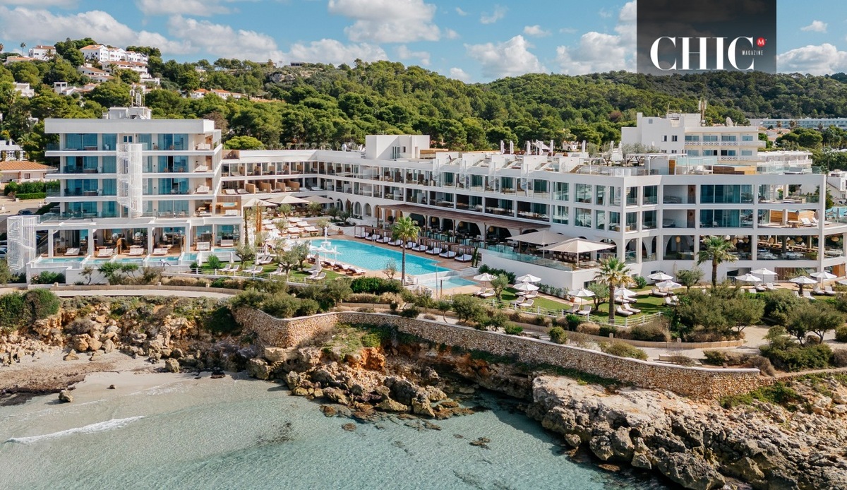 Villa Le Blanc Gran Meliá en Menorca, un santuario de arquitectura blanca y diseño sostenible que se funde con el paisaje del Mediterráneo