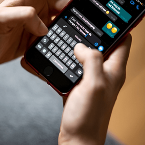 Emojis de Whatsapp y su significado de la psicología (Imagen Getty)