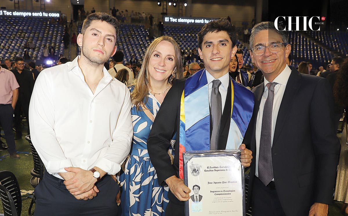 Francisco Páez, Paulina Batallas, José Ignacio Páez y Francisco Páez