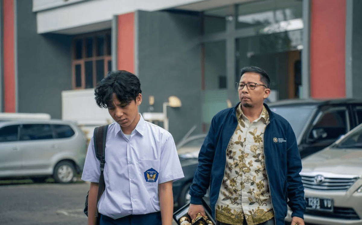 Ringgo Agus Rahman como Pak Jaya (Imagen Instagram)