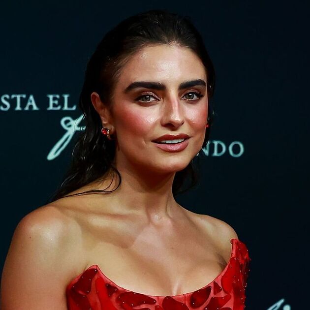 Aislinn Derbez en la premiere de “Hasta el fin del mundo” en CDMX (Foto: Getty)