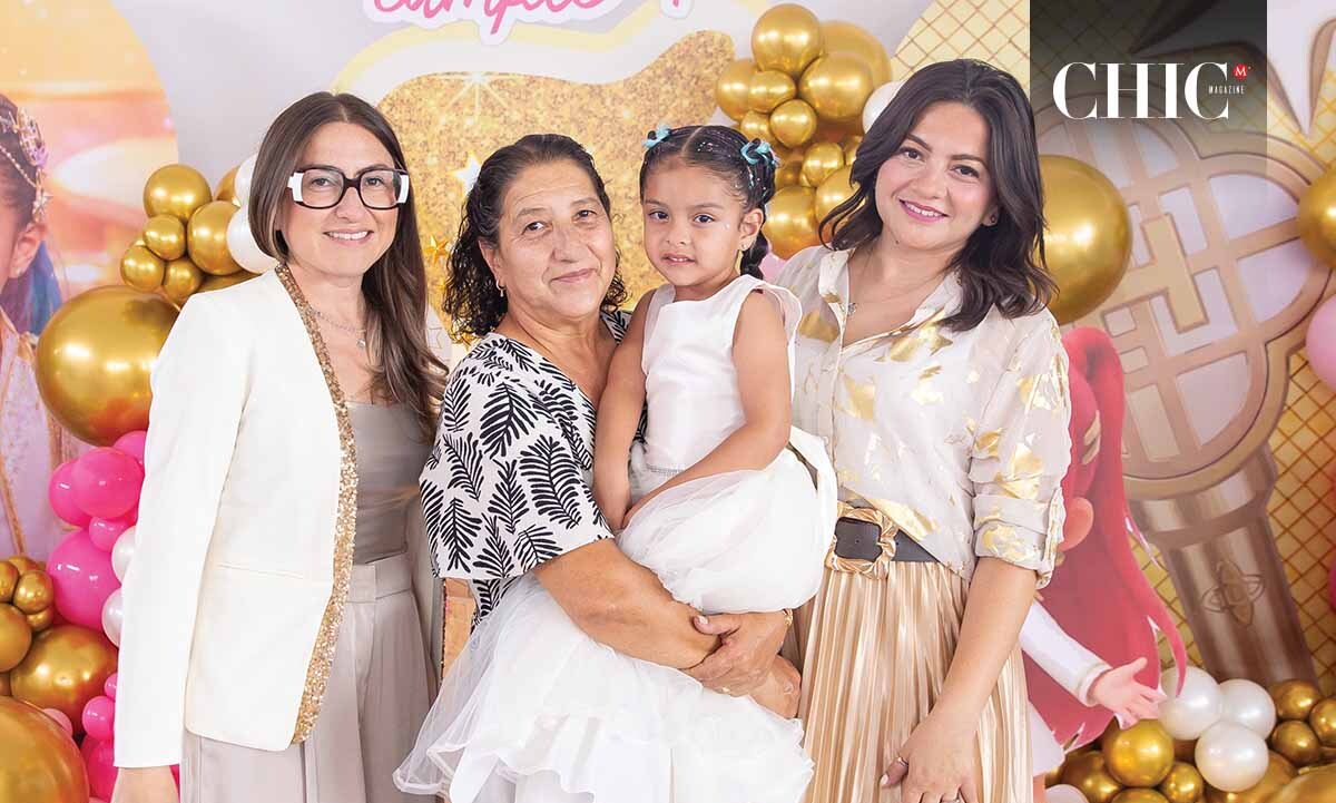 Lilibeth Mohedano, Lorena Mohedano, Allegra Serrano y Ximena Mohedano