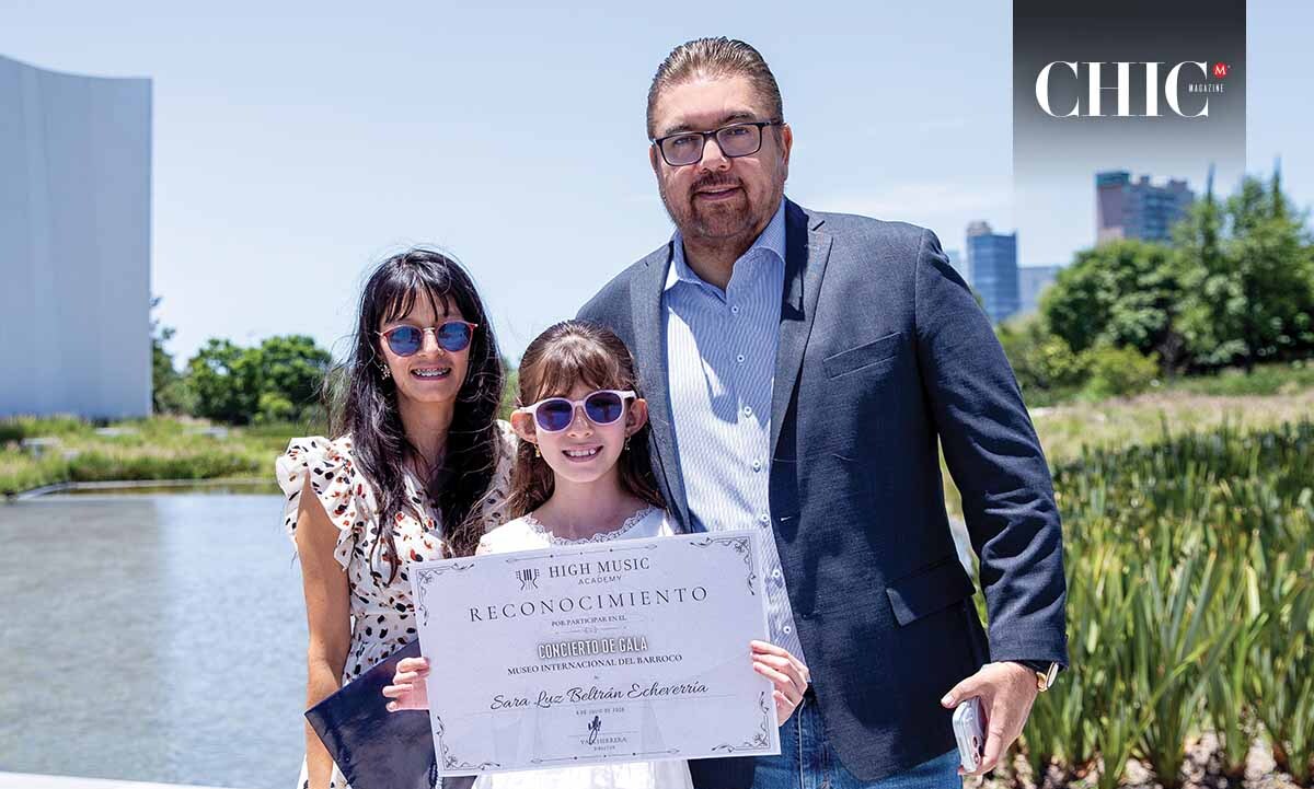 Dulce Echeverría, Sara Luz Beltrán y Javier Beltrán