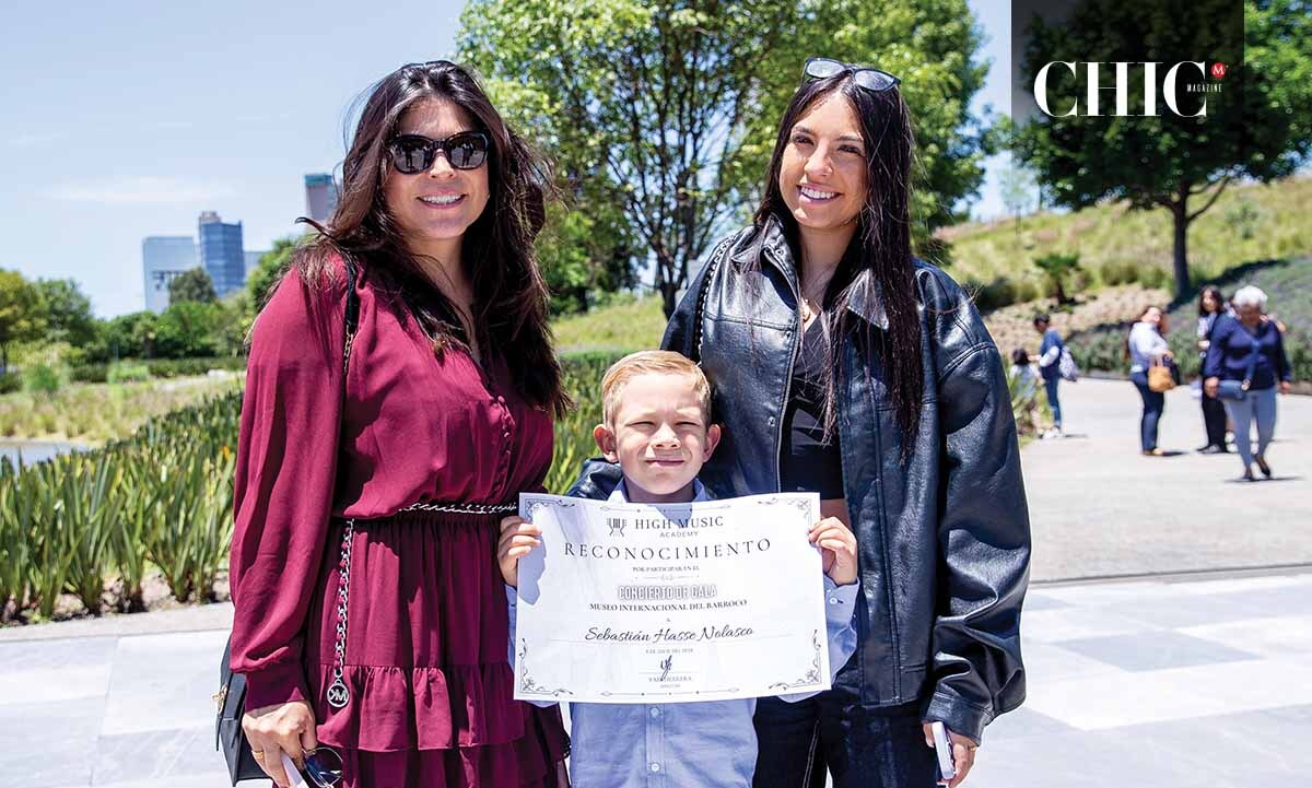 Estefanía Nolasco, Carola Nolasco y Sebastián Hasse