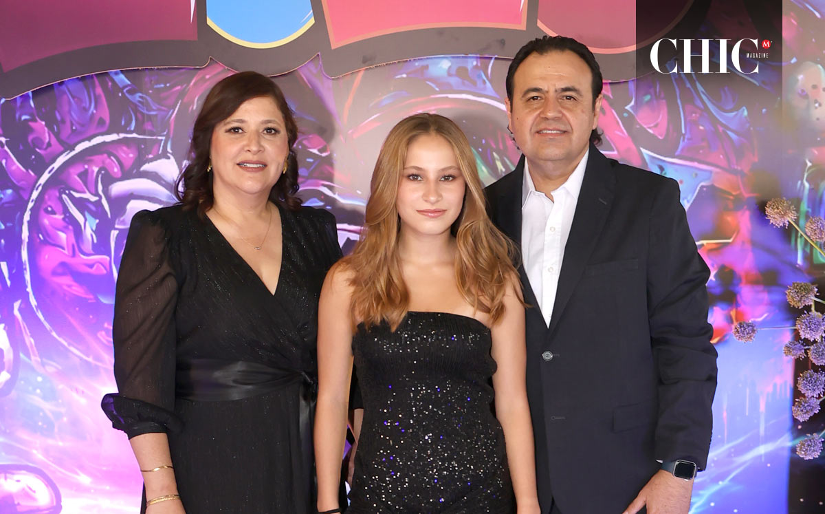 Esther, Daniela y Alejandro Zamora