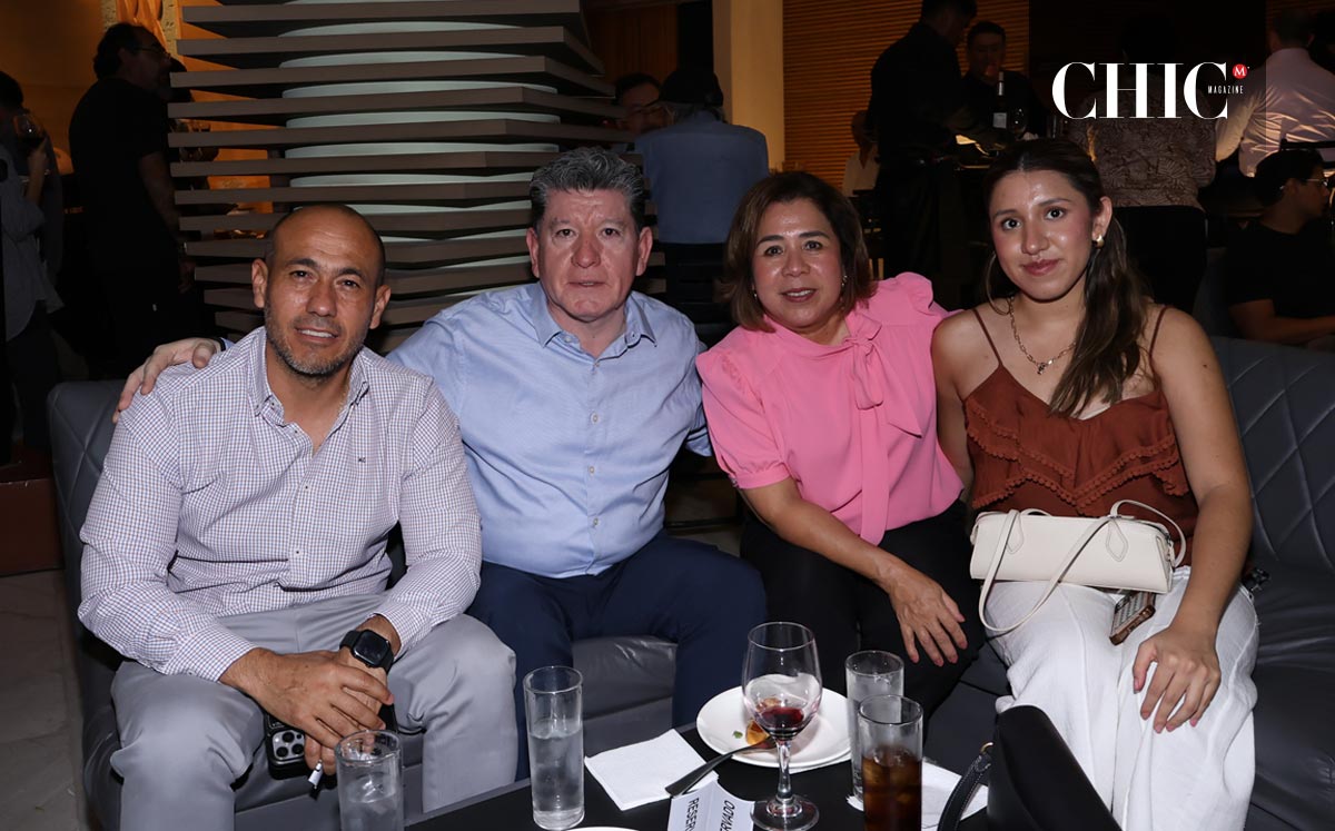 Gerardo, Ricardo, Claudia y Mariel