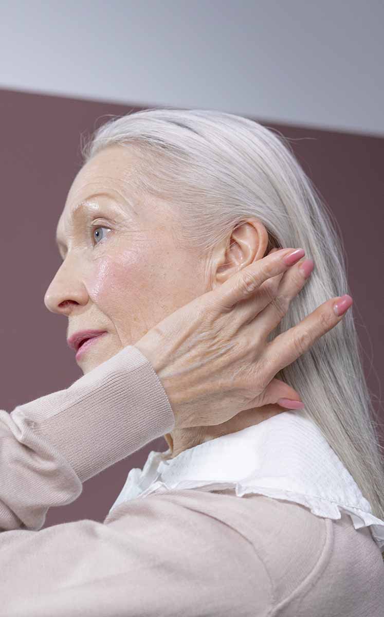 La industria de la belleza impulsó durante años la idea de que mantener una apariencia joven era casi una obligación. (Fotos: Pexels)