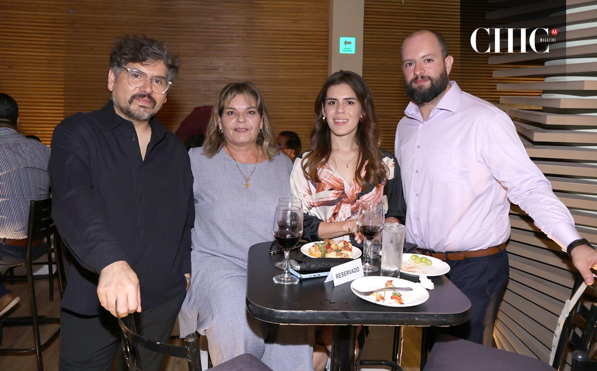 Miguel, Rosy, Emelyn y Francisco