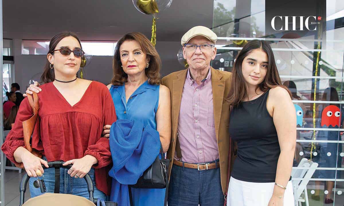 Silvia Barrientos, Perlita De Barrientos, Francisco Barrientos, Loreta Barrientos y Panchi Barrientos