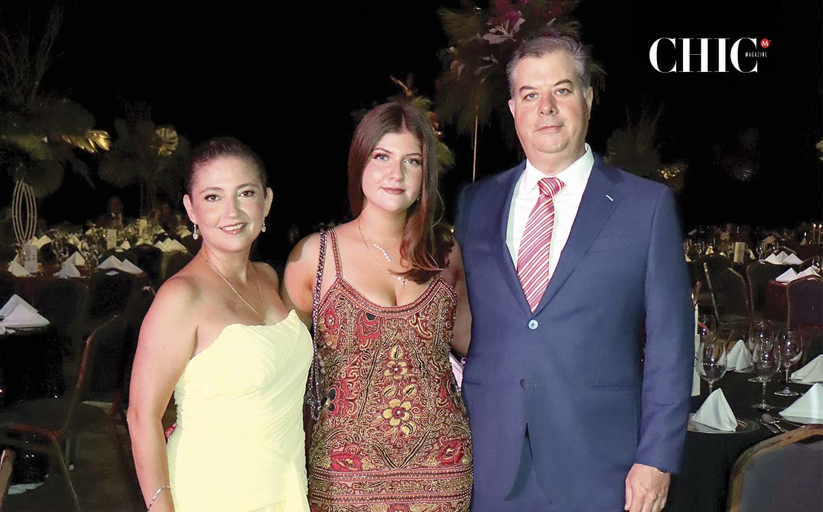 Brenda Ibarra, Sofía Holguera y Fernando Holguera