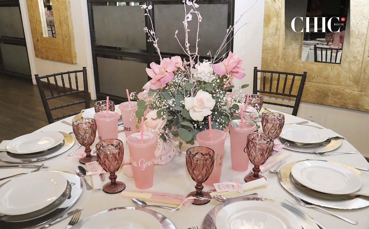 El lugar lució una decoración en tonalidades blush vintage y beige arena