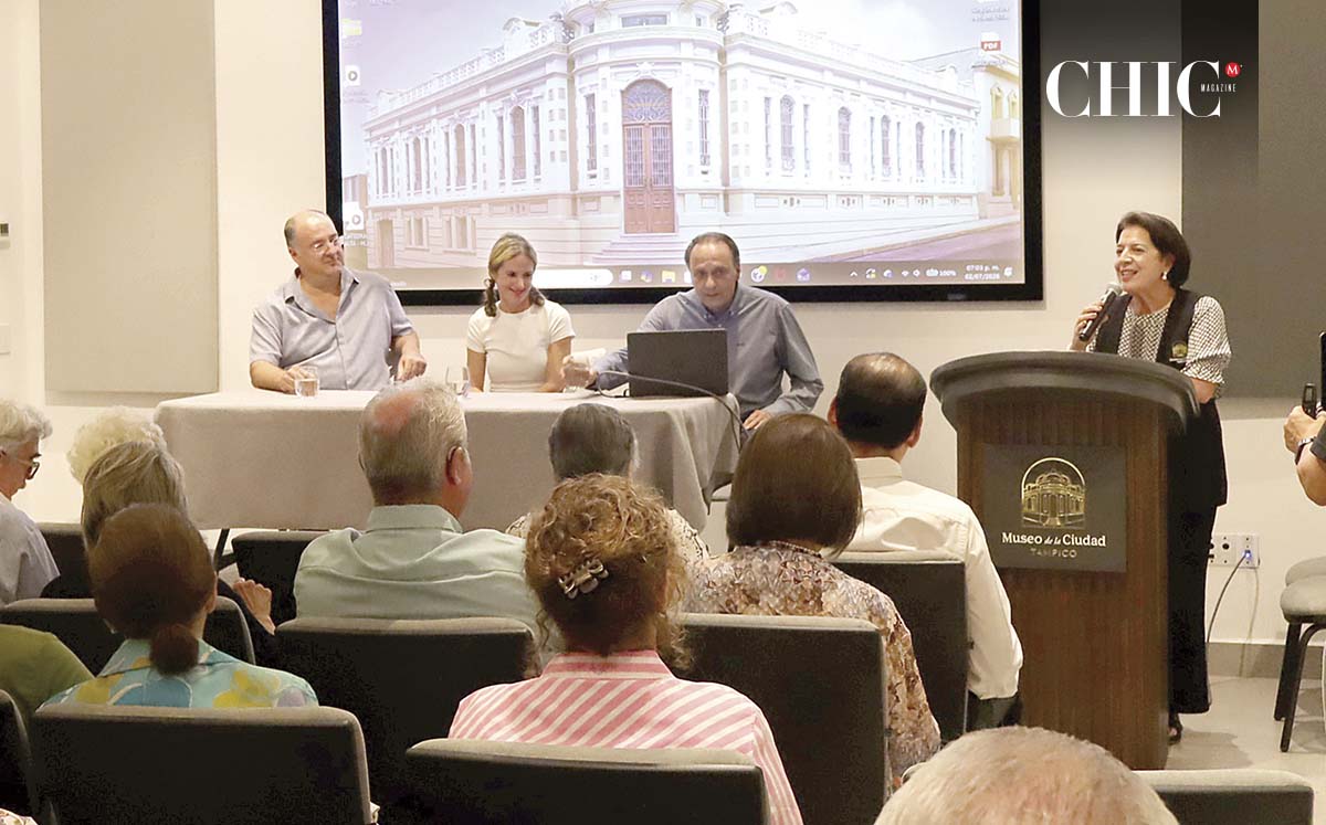 Charla conmemorativs