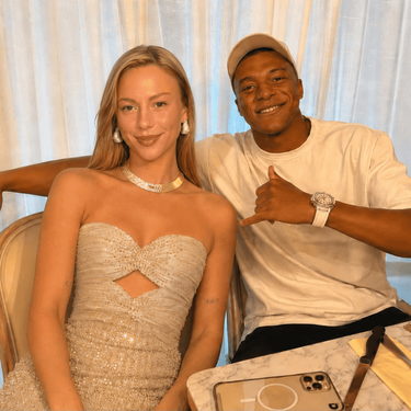Kylian Mbappé y Ester Expósito (Imagen IA/Instegram)