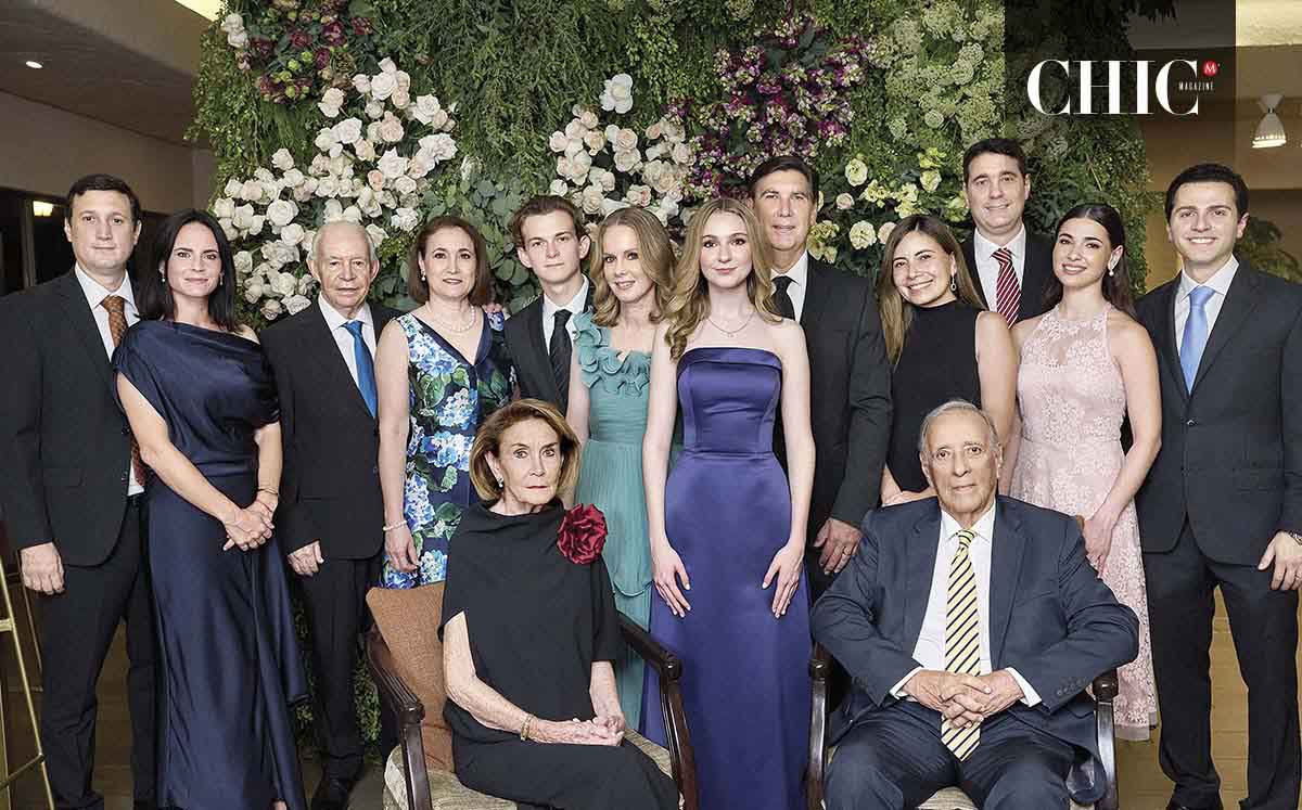 María Fernández  junto a su familia