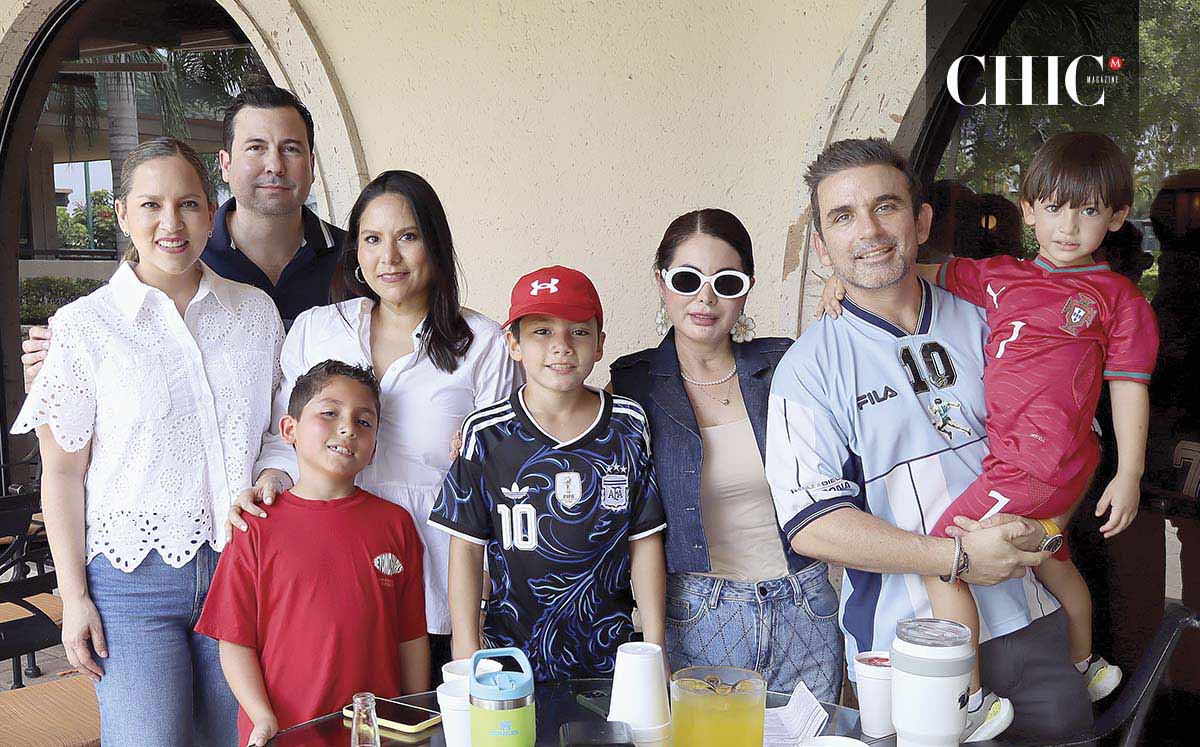 Stephany Carmona, Cesar Chavez, Claudia Carmona, César Chavez, Jorge Arias, Monse de Arias, Jorge Arias y Alejandro Arias