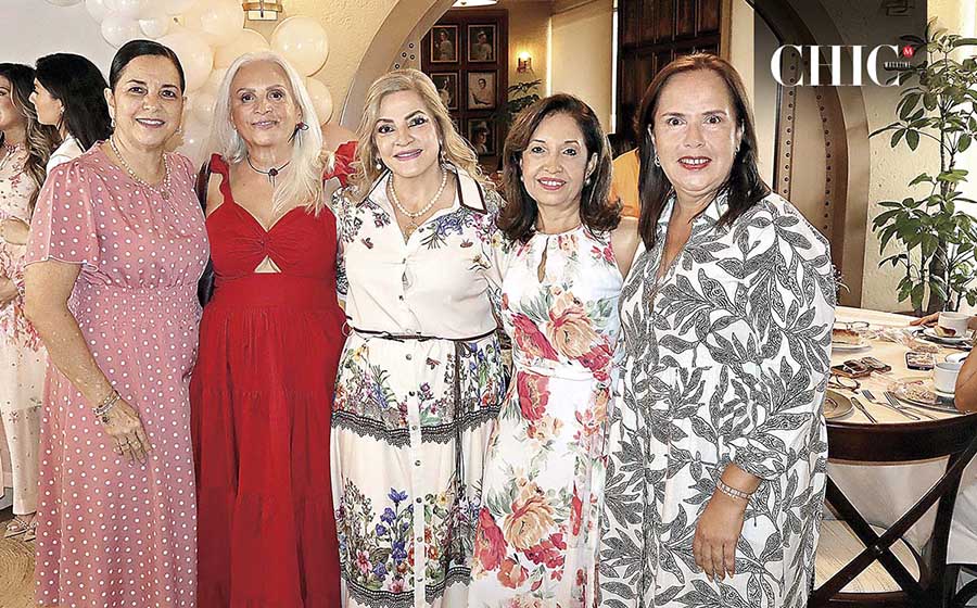 Carolina Molina, Alicia Pérez, Reyna Casanova, Maria del Socorro y Lara Rocio Limon