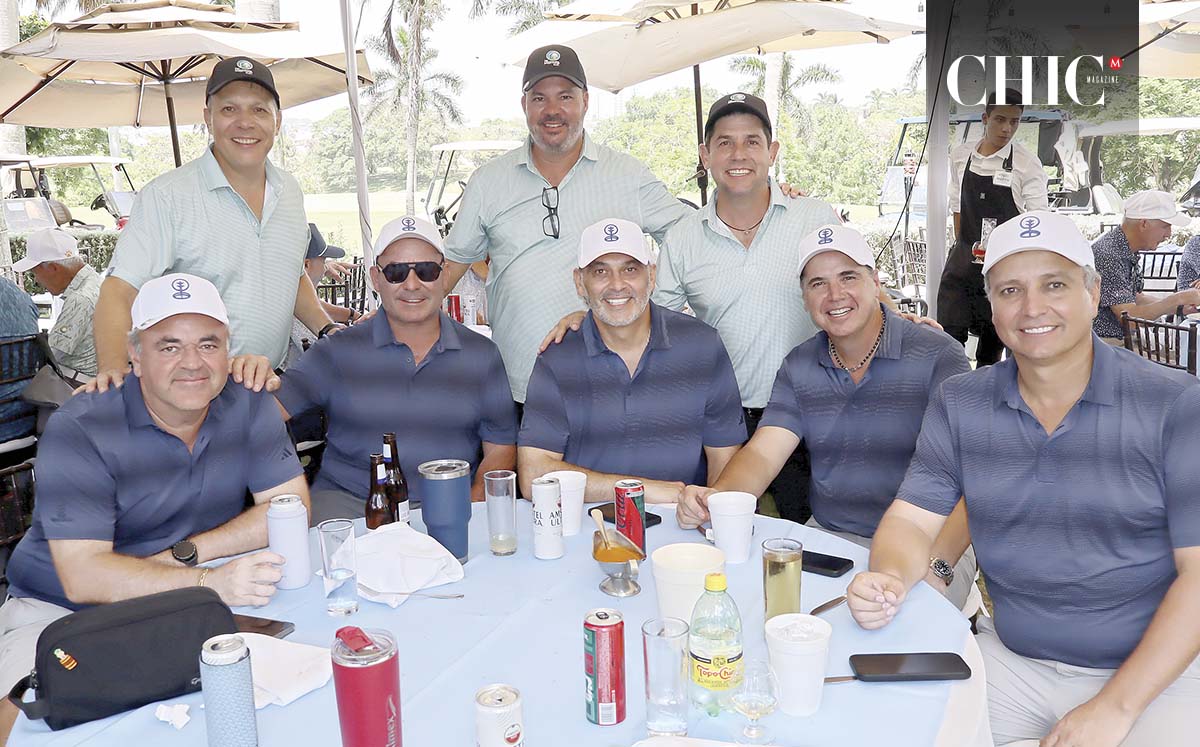 Marcelo Alanis, Alberto Vera, Emilio Berrero, César Tamez, Óscar González, Ruben Salinas, Luis González y Juan Montemayor