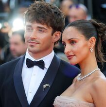Así luce el baby bump de Alexandra en vacaciones con Charles Leclerc (Foto: Getty Images)