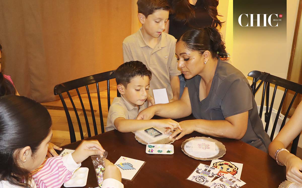 Además, los pequeños contaban con una sección para que los niños armaron a su personaje favorito