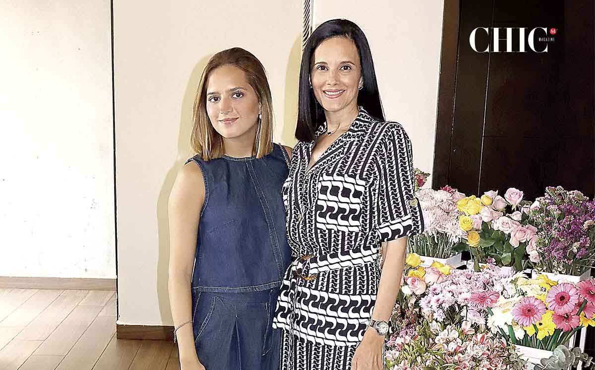 Evelyn Manzur y Rocio de Manzur