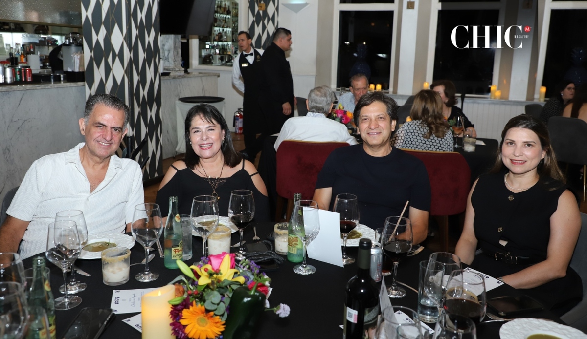 Mauricio González, Blanca Martínez, Ernesto Villarreal y Melisa Gutiérrez