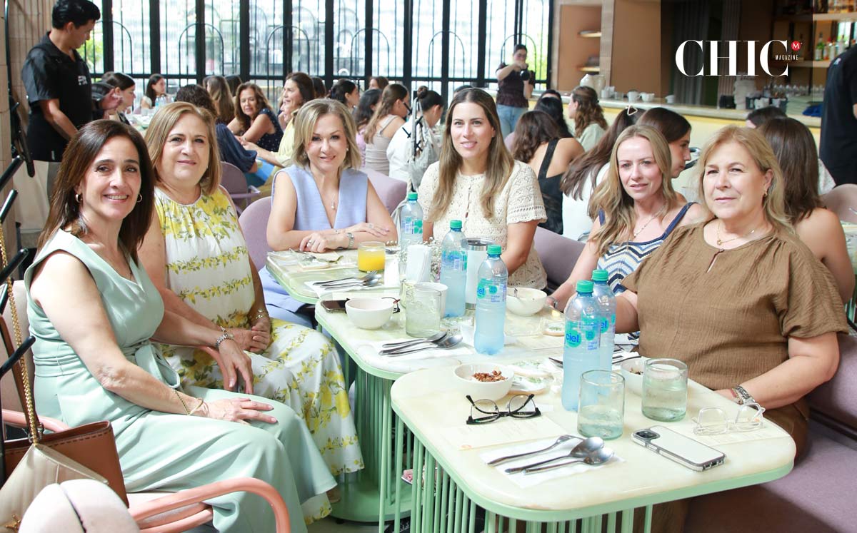 Zardel Zavala, Mónica Hamdan, Magaly Gilio, Marifer Bustos, Ana Gilio y Sandra Gilio