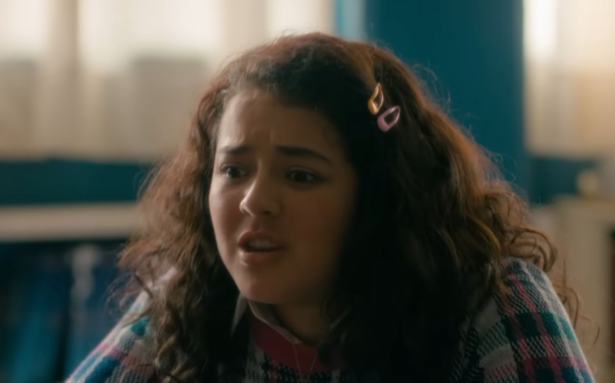 Macarena Oz como Daniela (Foto: Youtube)