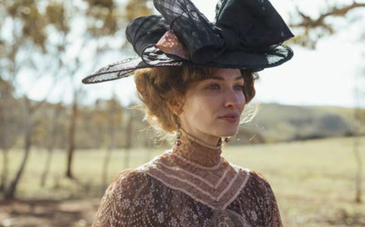 Ines English como Blanche (Foto: Netflix)