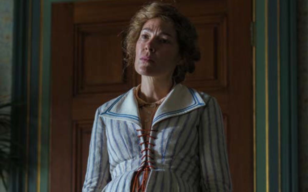 Mirrah Foulkes como Lucy (Foto: Netflix)