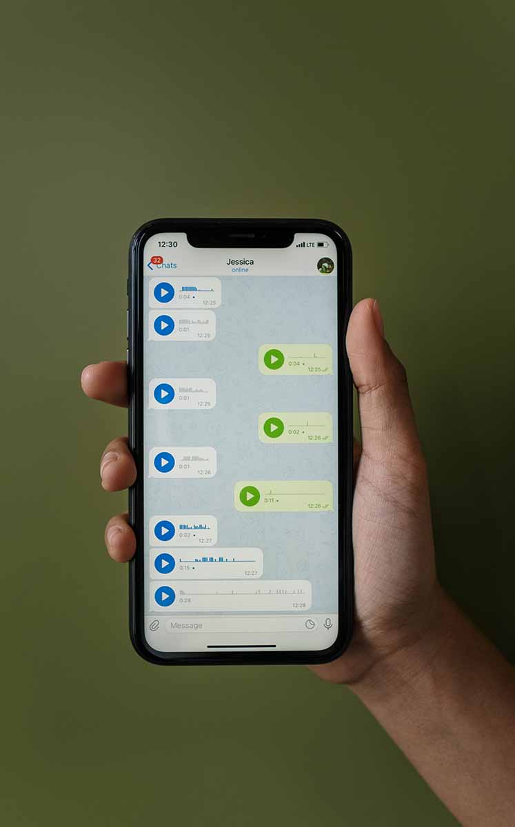 Archivar un chat no elimina ningún mensaje. Simplemente oculta la conversación de la pantalla principal. (Fotos: Pexels)