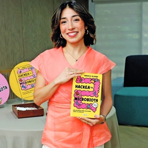 Andrea presenta una guía práctica basada en evidencia científica y aprendizaje personal para mejorar la salud intestinal / Fotos: Roberto Alvarado