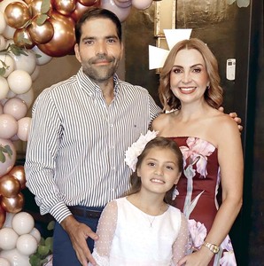 Antolin Sierra, Miriam Govela y Fatima Galvan