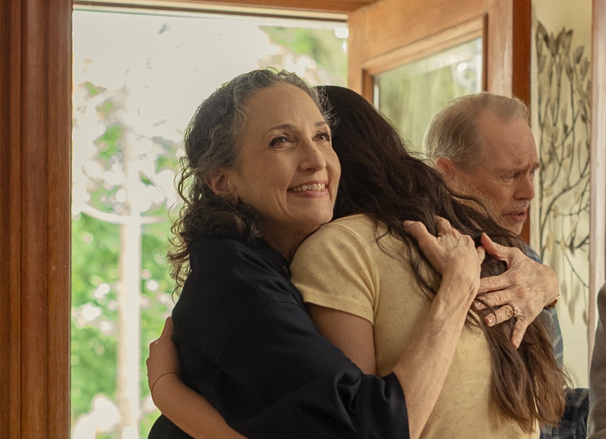 Bebe Neuwirth como Linda (Foto: Netflix)